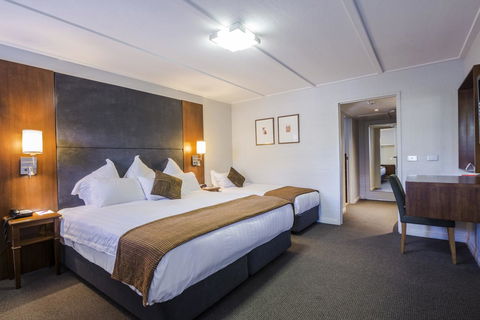 Crowne Plaza Hawkesbury Valley, An IHG Hotel - Australia Shopping 28