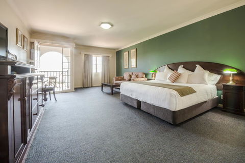 Crowne Plaza Hawkesbury Valley, An IHG Hotel - Australia Shopping 22
