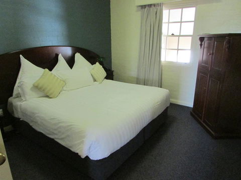 Crowne Plaza Hawkesbury Valley, An IHG Hotel - Australia Shopping 19
