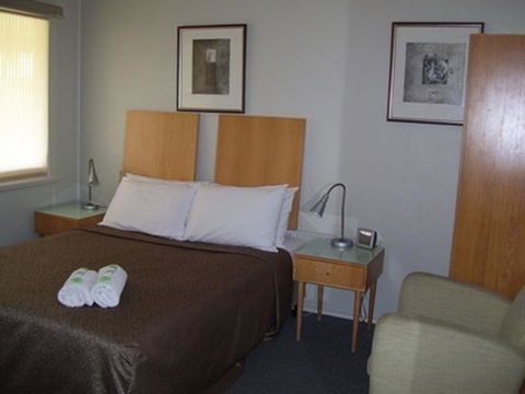 Glenwood Tourist Park & Motel - Accommodation Australia 11