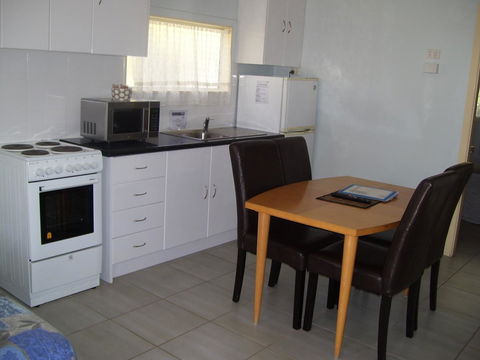 Glenwood Tourist Park & Motel - Accommodation Australia 29
