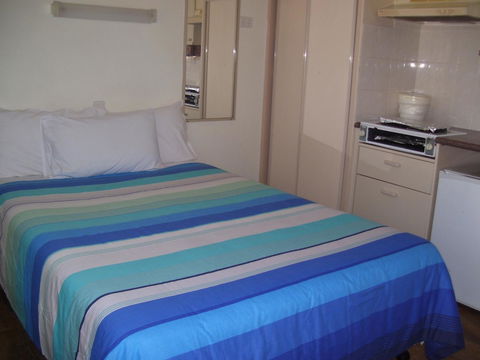 Glenwood Tourist Park & Motel - Accommodation Australia 14