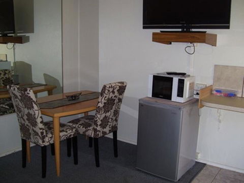 Glenwood Tourist Park & Motel - Accommodation Australia 10