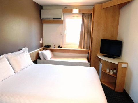 Ibis Thornleigh - Accommodation Australia 2