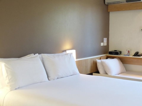 Ibis Thornleigh - Accommodation Australia 21