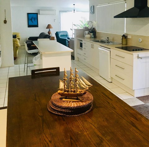 Yigala House - Accommodation Australia 11