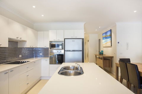 Beachfront 2 - Accommodation Australia 10