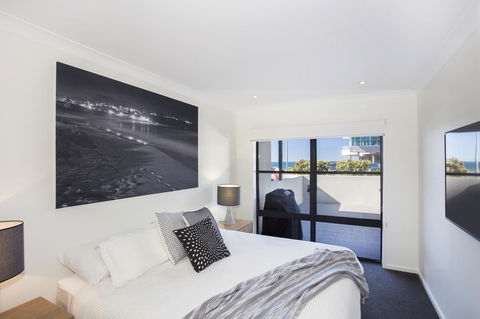 Beachfront 2 - Accommodation Australia 12