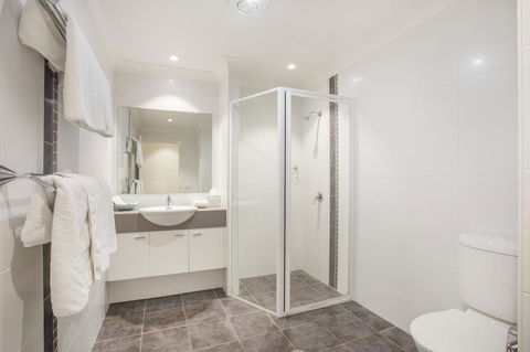 Beachfront 2 - Accommodation Australia 18