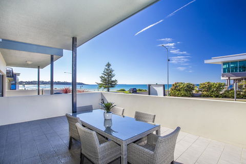 Beachfront 2 - Accommodation Australia 0
