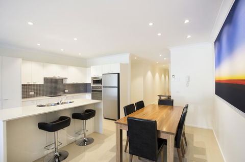 Beachfront 2 - Accommodation Australia 8