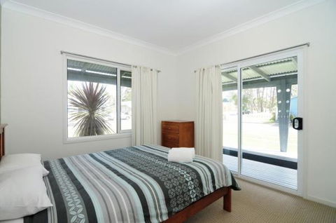 Huskisson Holiday Motel Cabins - Accommodation Australia 28