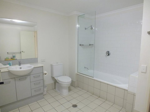 Pacific Marina Apartments - Accommodation Australia 5