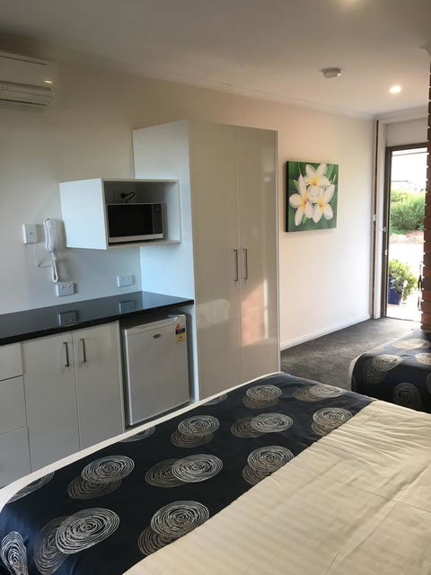 Pelican Motor Inn - Accommodation Australia 9