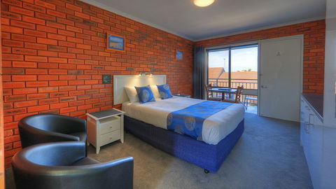 Pelican Motor Inn - Accommodation Australia 2
