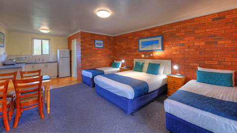 Pelican Motor Inn - Accommodation Australia 4