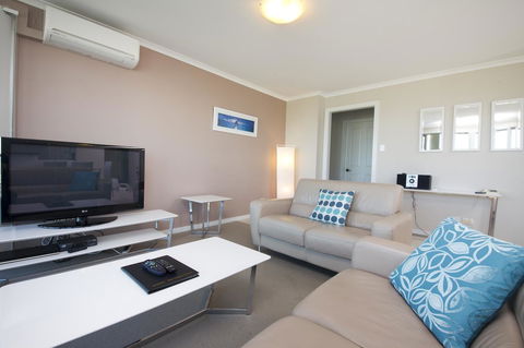 Sails Apartments - Australia Shopping 6