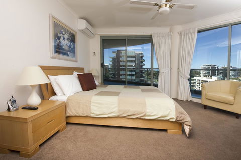 Sails Apartments - Australia Shopping 11