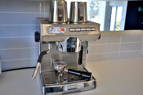 Neptune I Absolute Beachfront I Stunning Views - Australia Shopping 9