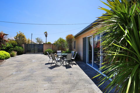 Neptune I Absolute Beachfront I Stunning Views - Australia Shopping 28