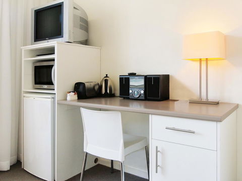 Oaks Nelson Bay Lure Suites - Accommodation Australia 12