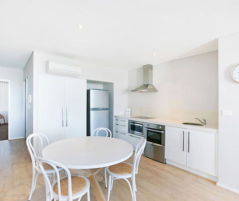 Oaks Nelson Bay Lure Suites - Accommodation Australia 1