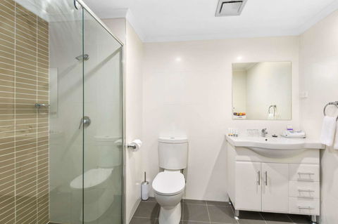 Quality Suites Pioneer Sands - Accommodation Australia 4