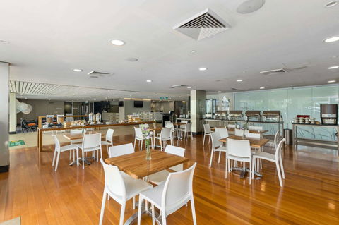 Quality Suites Pioneer Sands - Accommodation Australia 7