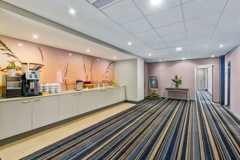 Quality Suites Pioneer Sands - Accommodation Australia 2