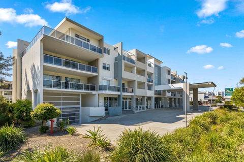 Quality Suites Pioneer Sands - Accommodation Australia 0