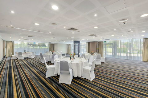 Quality Suites Pioneer Sands - Accommodation Australia 13
