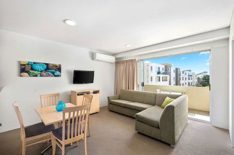 Quality Suites Pioneer Sands - Accommodation Australia 3