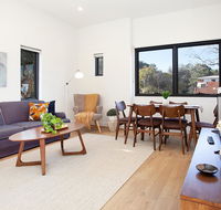 Stylish Apartment With Garage Near Bondi Beach - Accommodation Australia