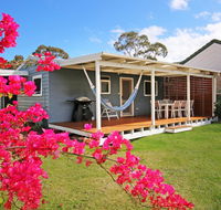 Hayes Beach House - Jervis Bay - Pet Friendly - Accommodation Australia