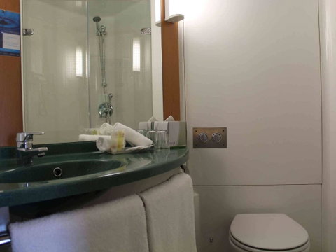 Ibis Newcastle - Accommodation Australia 39