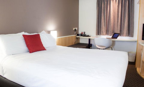 Ibis Newcastle - Accommodation Australia 3