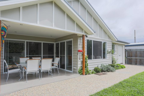 Armidale Cottage - House 2 - Australia Shopping 0