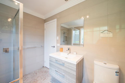 Armidale Cottage - House 2 - Australia Shopping 29