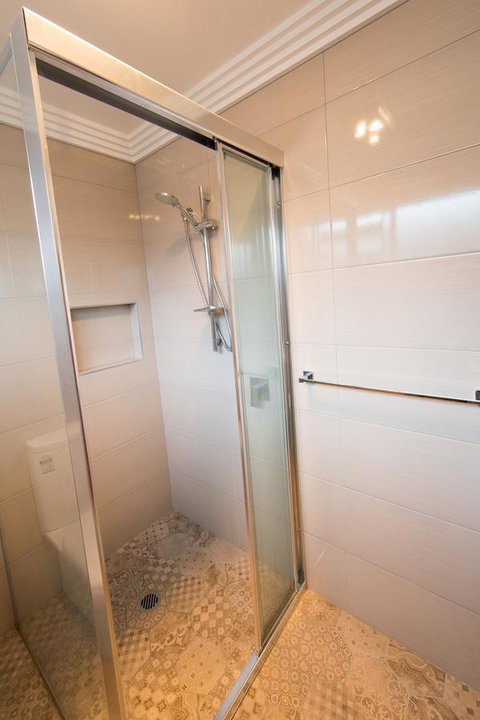 Armidale Cottage - House 2 - Australia Shopping 34