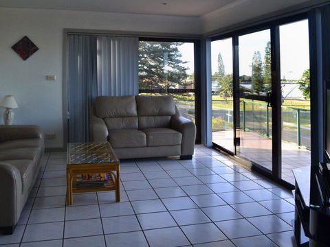 Oxley 8 At Tuncurry - Accommodation Australia 0