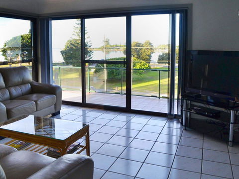 Oxley 8 At Tuncurry - Accommodation Australia 5