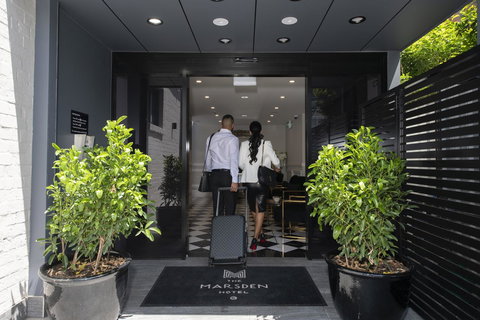 Holiday Inn & Suites - Parramatta Marsden Street, An IHG Hotel - Australia Shopping 12