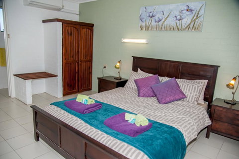 Sinclairs Country Retreat - Accommodation Australia 24