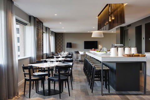PARKROYAL Darling Harbour, Sydney - Local Tourism 35