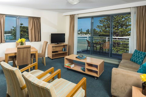 Oaks The Entrance Waterfront Suites - Accommodation Australia 2