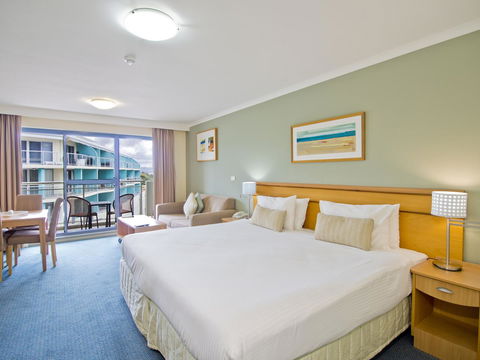 Oaks The Entrance Waterfront Suites - Accommodation Australia 10