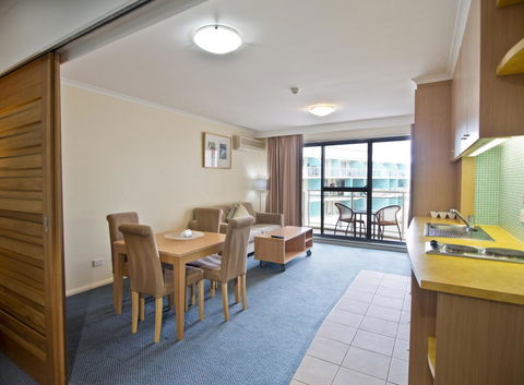 Oaks The Entrance Waterfront Suites - Accommodation Australia 11