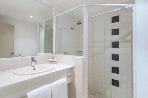 Mercure Sydney Manly Warringah - Accommodation Australia 24