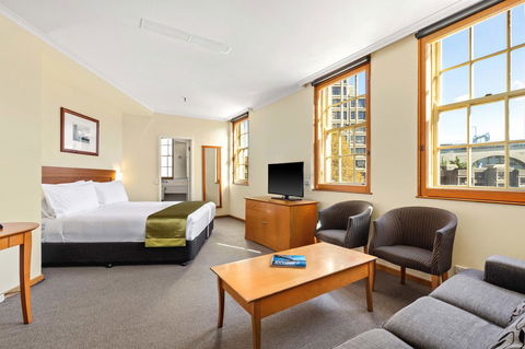 Sydney Harbour Hotel - Local Tourism 7