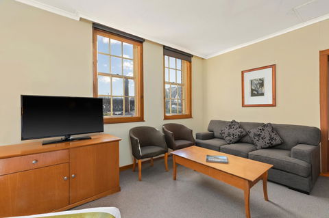 Sydney Harbour Hotel - Local Tourism 8